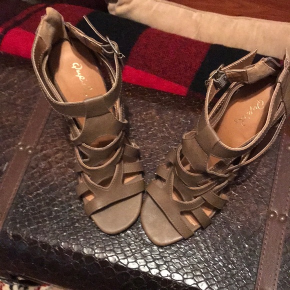 Shoes - Picture 4 of 4